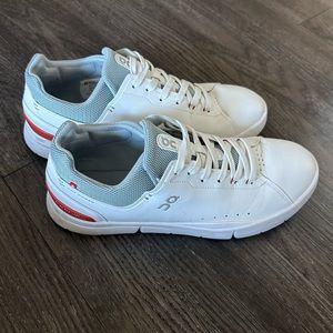 ON men’s shoes size 10